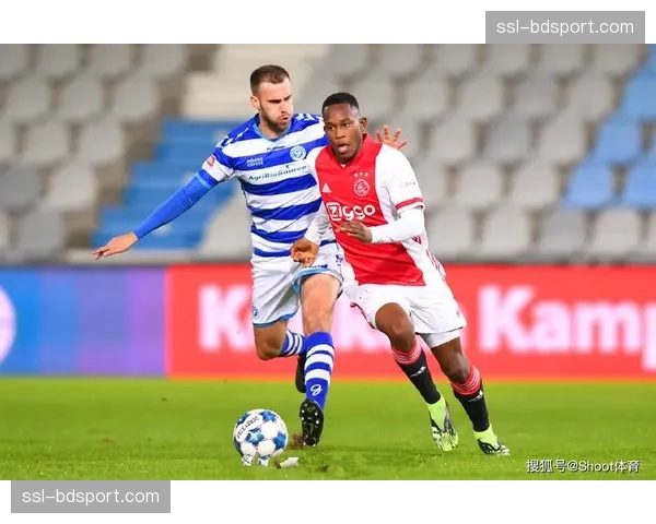 荷甲:埃因霍温4-0大胜阿贾克斯,基本锁定联赛冠军 荷甲:埃因霍温4-0大胜阿贾克斯,基本锁定联赛冠军