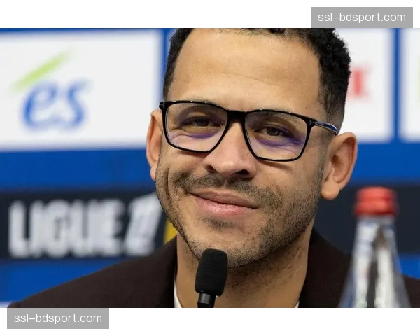 切尔西管理危机：从波特到罗塞尼尔，帅位更迭背后的俱乐部动荡